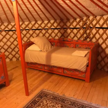 Luxury tent Yourte Coeur De Combray Ernes