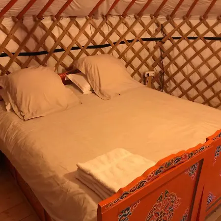 Yourte Coeur De Combray Ernes